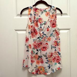 Candie’s Lightweight Floral Tank Top Size M